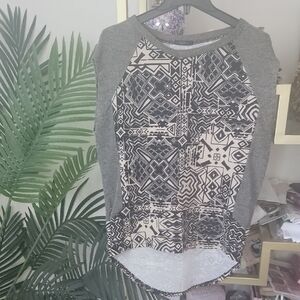 Quinn Geometric Black, Grey and Cream Short Sleeve Top - Women's Size Small